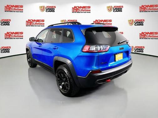2023 Jeep Cherokee Trailhawk