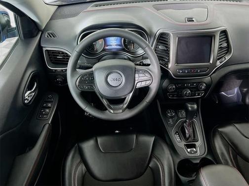 2023 Jeep Cherokee Trailhawk