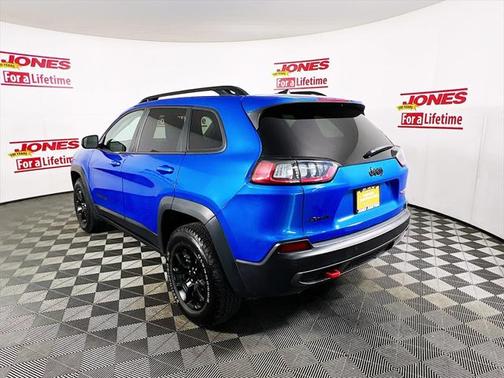2023 Jeep Cherokee Trailhawk