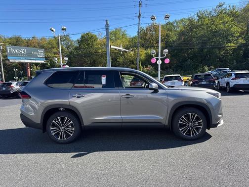 2026 Toyota Grand Highlander Hybrid Limited MAX