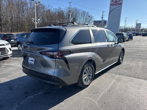 2026 Toyota Sienna XLE