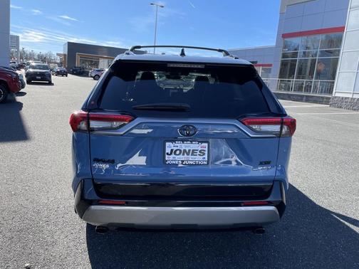 2025 Toyota RAV4 Hybrid SE