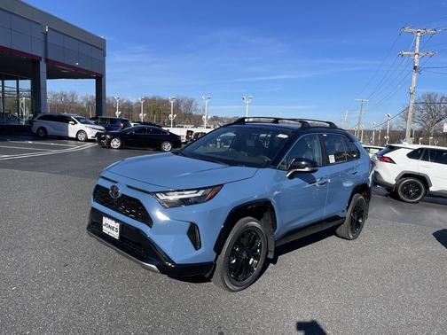 2025 Toyota RAV4 Hybrid SE