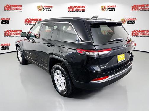 2023 Jeep Grand Cherokee Laredo