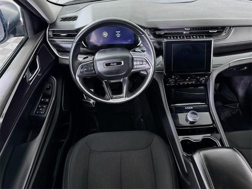 2022 Jeep Grand Cherokee L Laredo