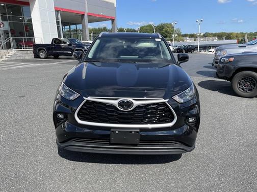 2025 Toyota Highlander XLE