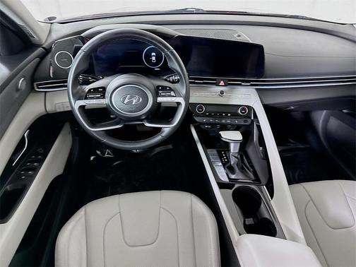 2022 Hyundai ELANTRA Limited