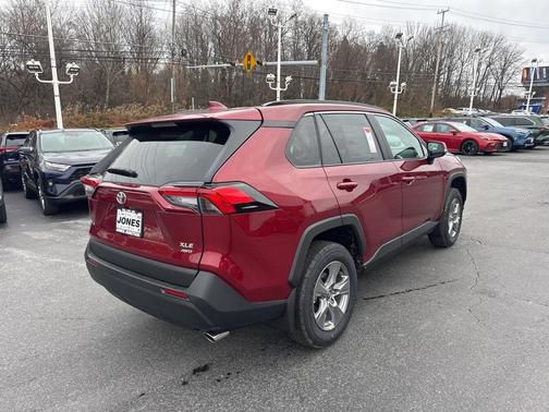 2025 Toyota RAV4 XLE
