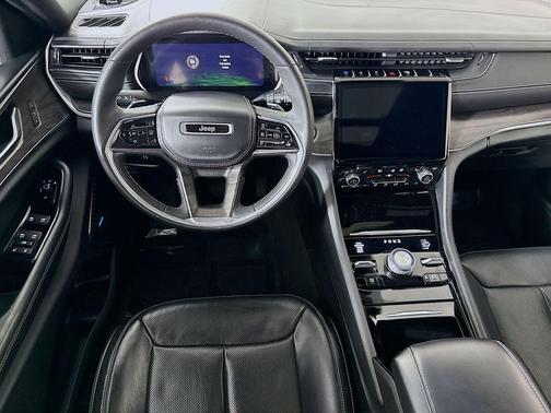 2022 Jeep Grand Cherokee 4xe Overland