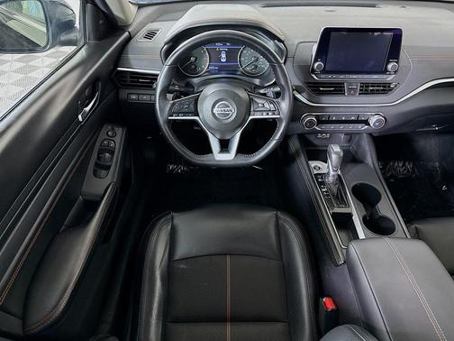 Super Black 2021 Nissan Altima SR FWD