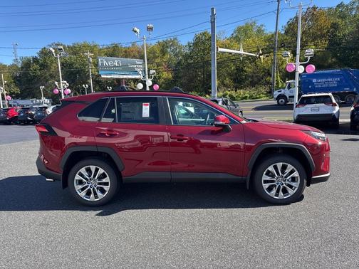 2025 Toyota RAV4 XLE Premium