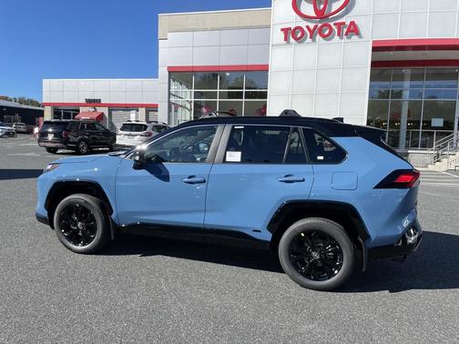 2025 Toyota RAV4 Hybrid SE