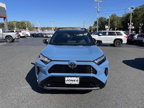 2025 Toyota RAV4 Hybrid SE