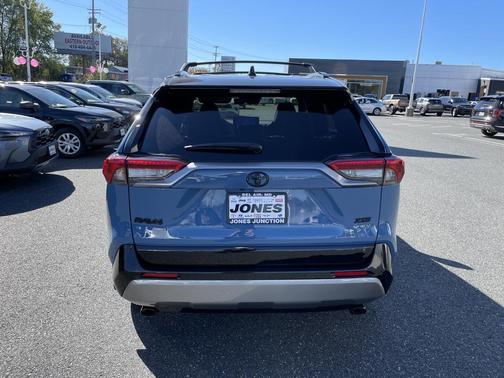 2025 Toyota RAV4 Hybrid SE