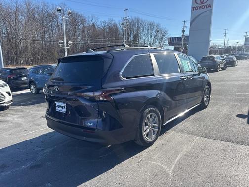 2026 Toyota Sienna XLE