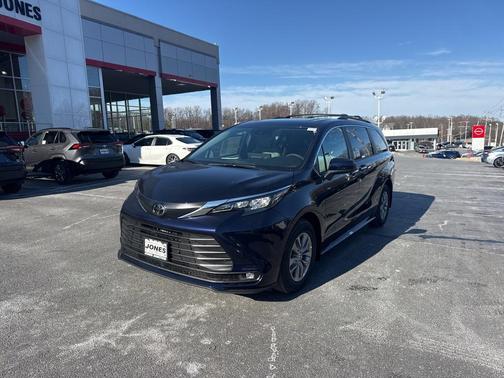 2026 Toyota Sienna XLE