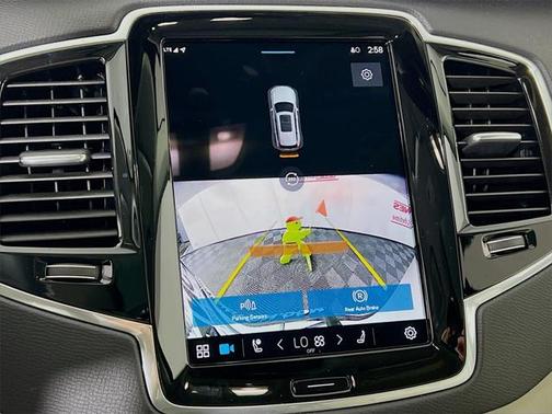 2025 Volvo XC90 B6 Plus 7-Seater