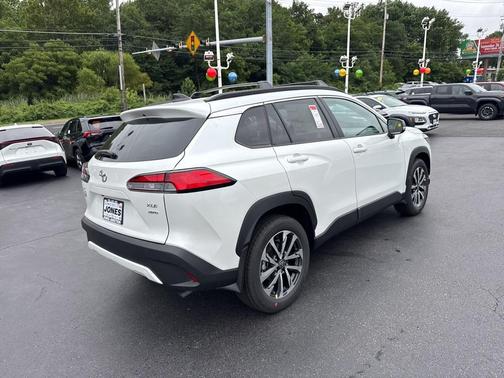 2025 Toyota Corolla Cross XLE