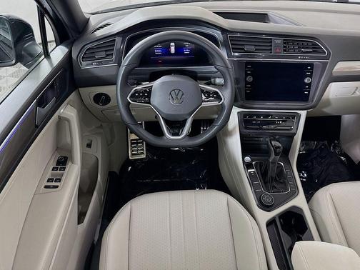 Deep Black 2024 Volkswagen Tiguan 2.0T SE R-Line Black 4MOTION