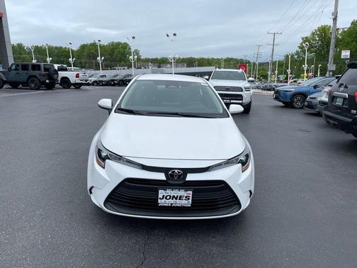 Ice 2026 Toyota Corolla LE