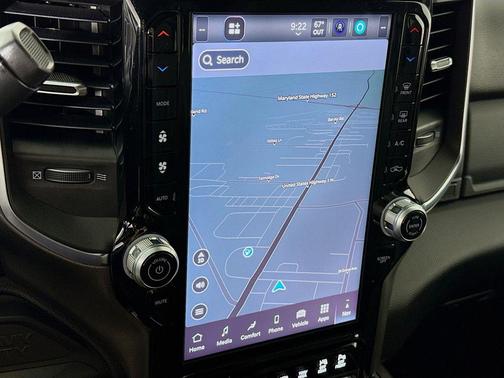 Bright White Clearcoat 2025 RAM 2500 Big Horn Crew Cab 4x4 6'4' Box