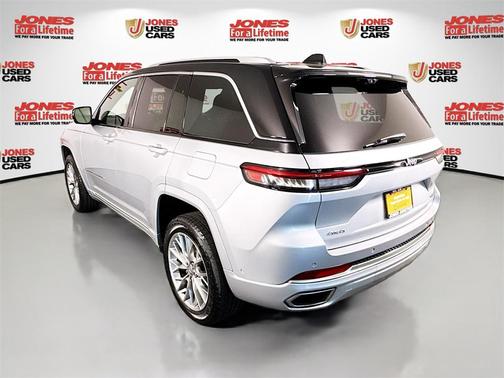 2022 Jeep Grand Cherokee Summit