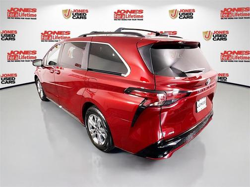 2022 Toyota Sienna XSE 7 Passenger