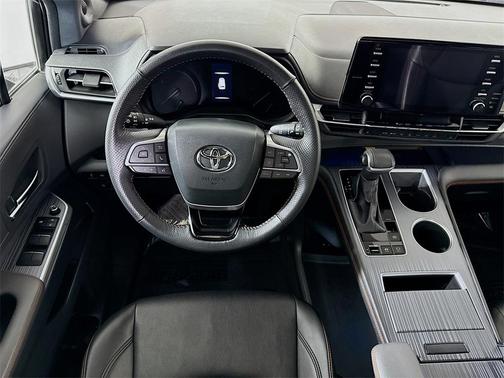 2022 Toyota Sienna XSE 7 Passenger