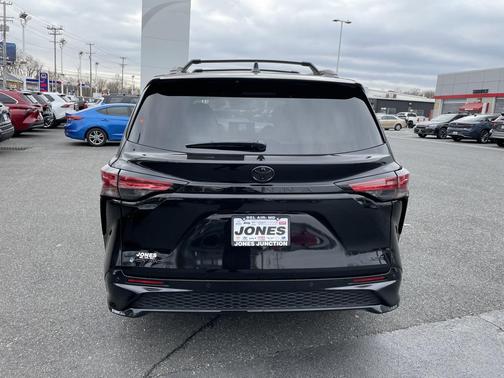 2026 Toyota Sienna XSE 7 Passenger