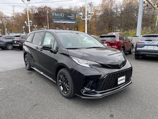 2026 Toyota Sienna XSE 7 Passenger