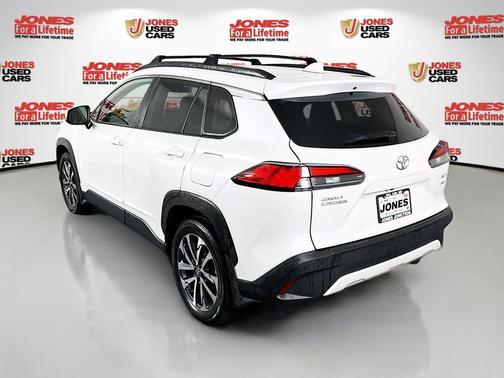 Wind Chill Pearl 2023 Toyota Corolla Cross XLE