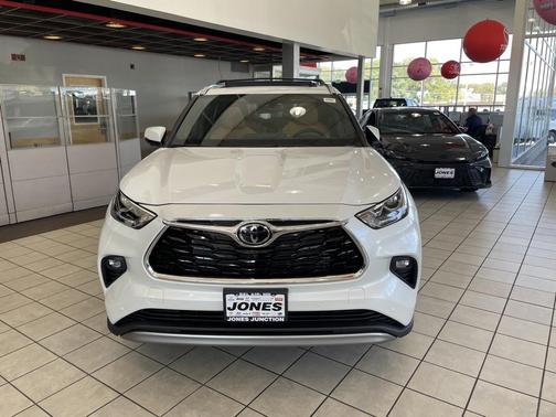 2025 Toyota Highlander Platinum