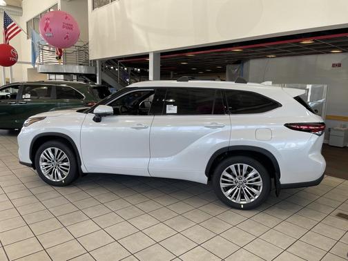 2025 Toyota Highlander Platinum