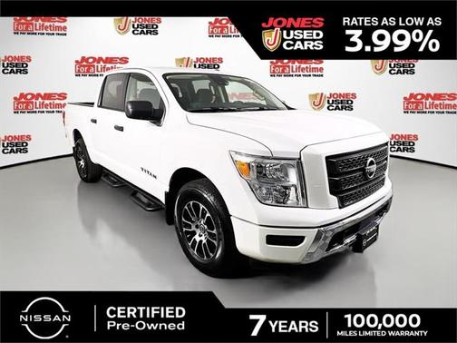2023 Nissan Titan SV