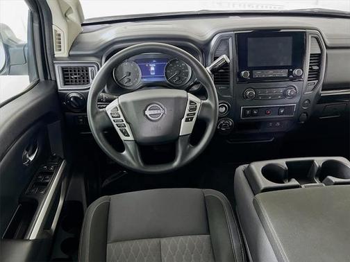 2023 Nissan Titan SV