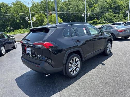 2025 Toyota RAV4 XLE Premium