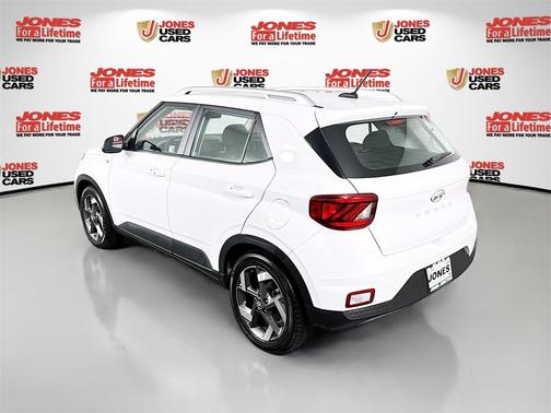 2024 Hyundai VENUE SEL