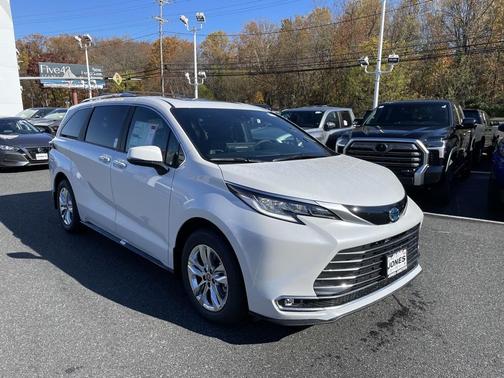 2025 Toyota Sienna Limited