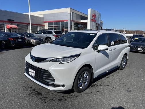2025 Toyota Sienna Limited