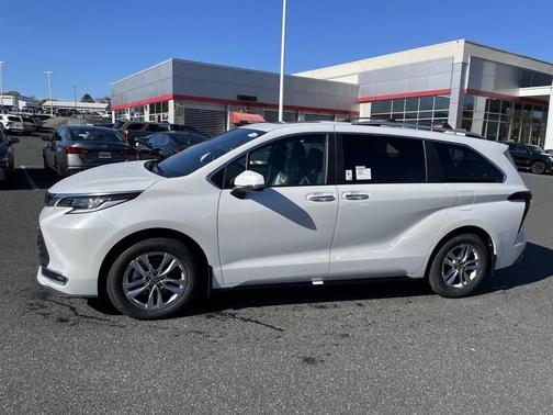 2025 Toyota Sienna Limited