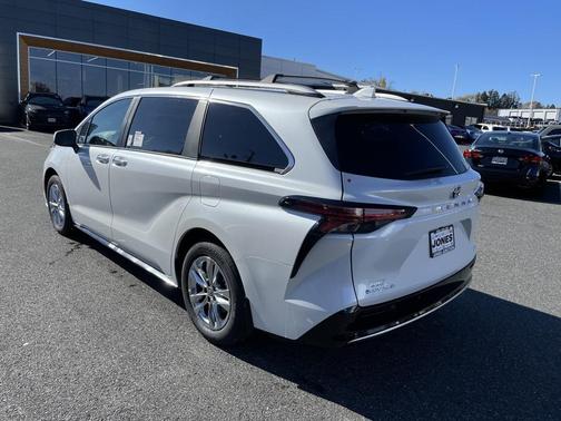 2025 Toyota Sienna Limited