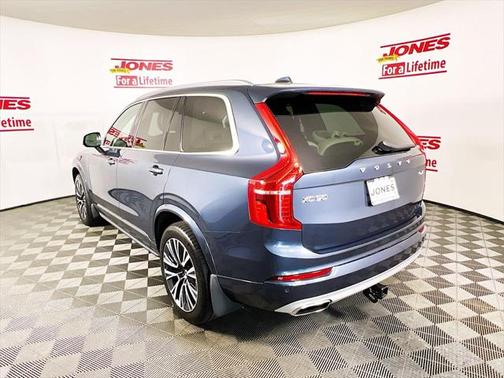 2021 Volvo XC90 T6 Momentum