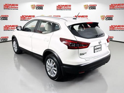 2022 Nissan Rogue Sport SV