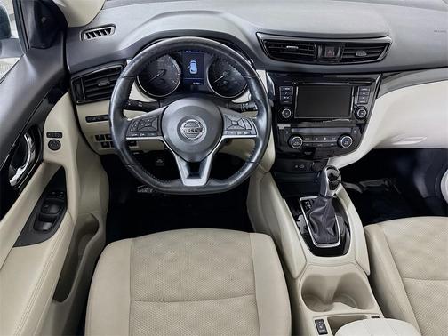 2022 Nissan Rogue Sport SV