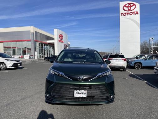 2026 Toyota Sienna XLE