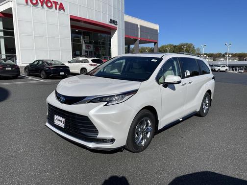 2025 Toyota Sienna Limited 7-Passenger