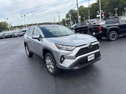 2025 Toyota RAV4 XLE Premium