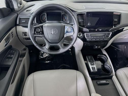 2020 Honda Pilot Touring 8-Passenger