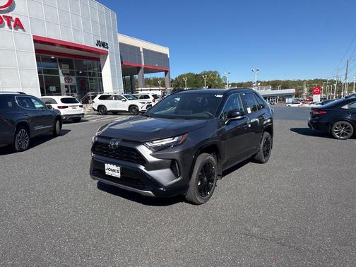 2025 Toyota RAV4 Hybrid SE
