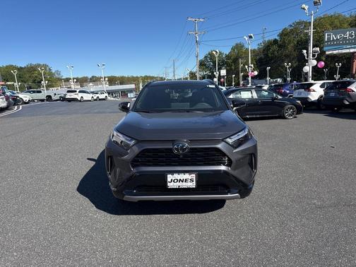2025 Toyota RAV4 Hybrid SE